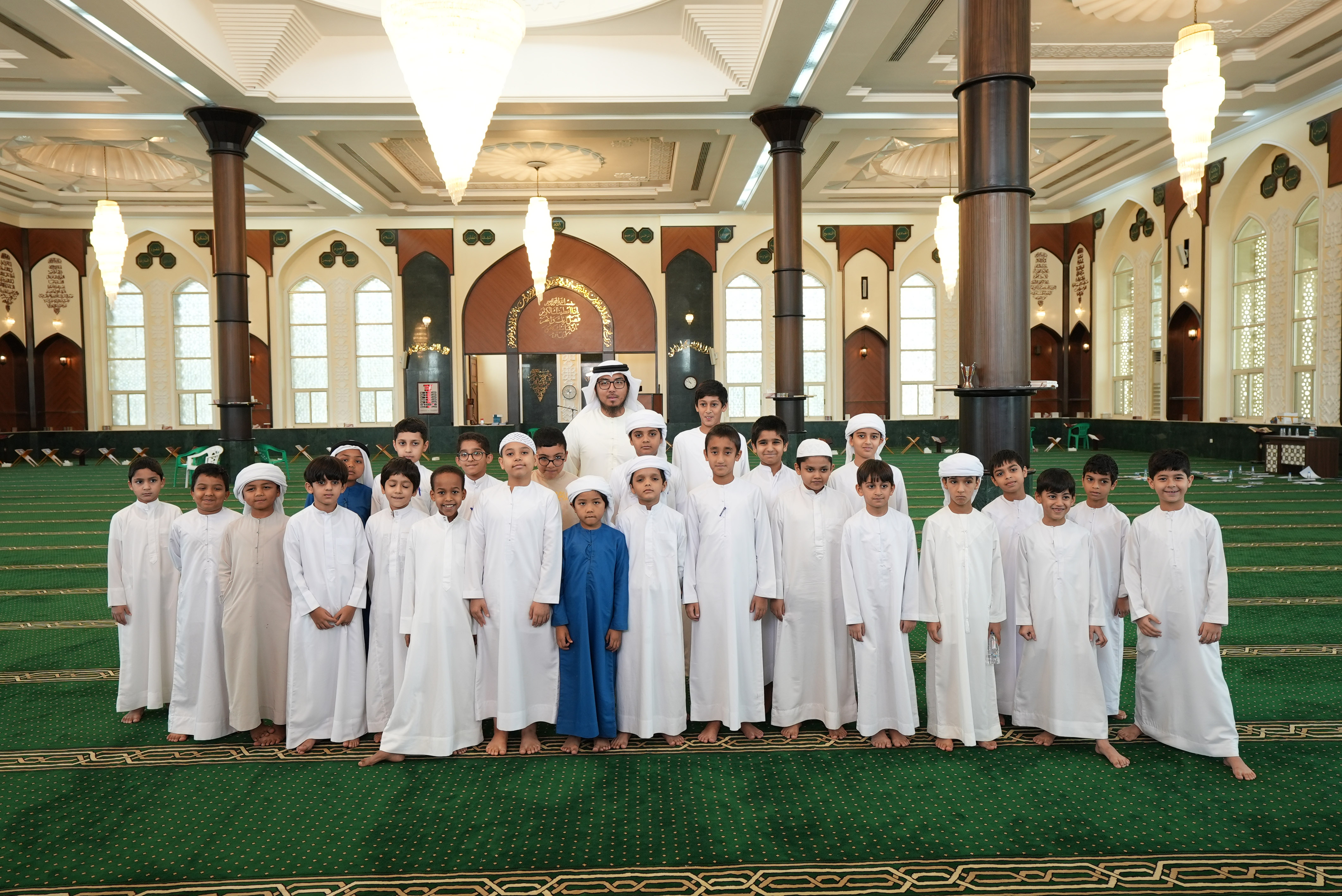 "إسلامية الشارقة" تنظم الدورة الطلابية في العلوم والآداب الشرعية