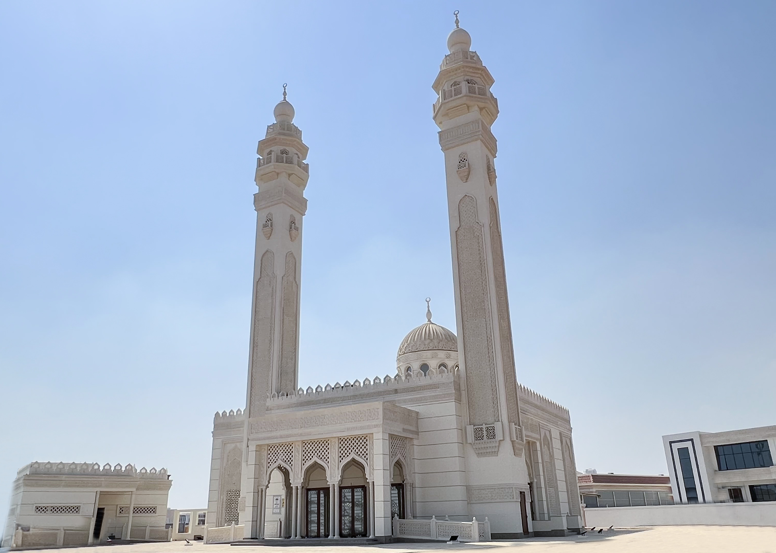 افتتاح مسجد "المتوكل" بالرحمانية في الشارقة